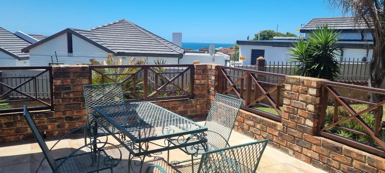 4 Bedroom Property for Sale in Hartenbos Heuwels Western Cape